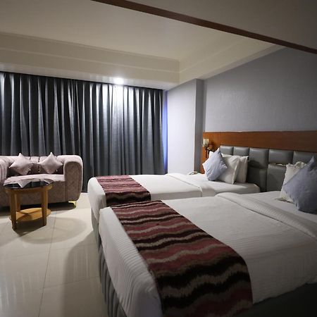 Eastin Hotels Hyderabad Eksteriør billede
